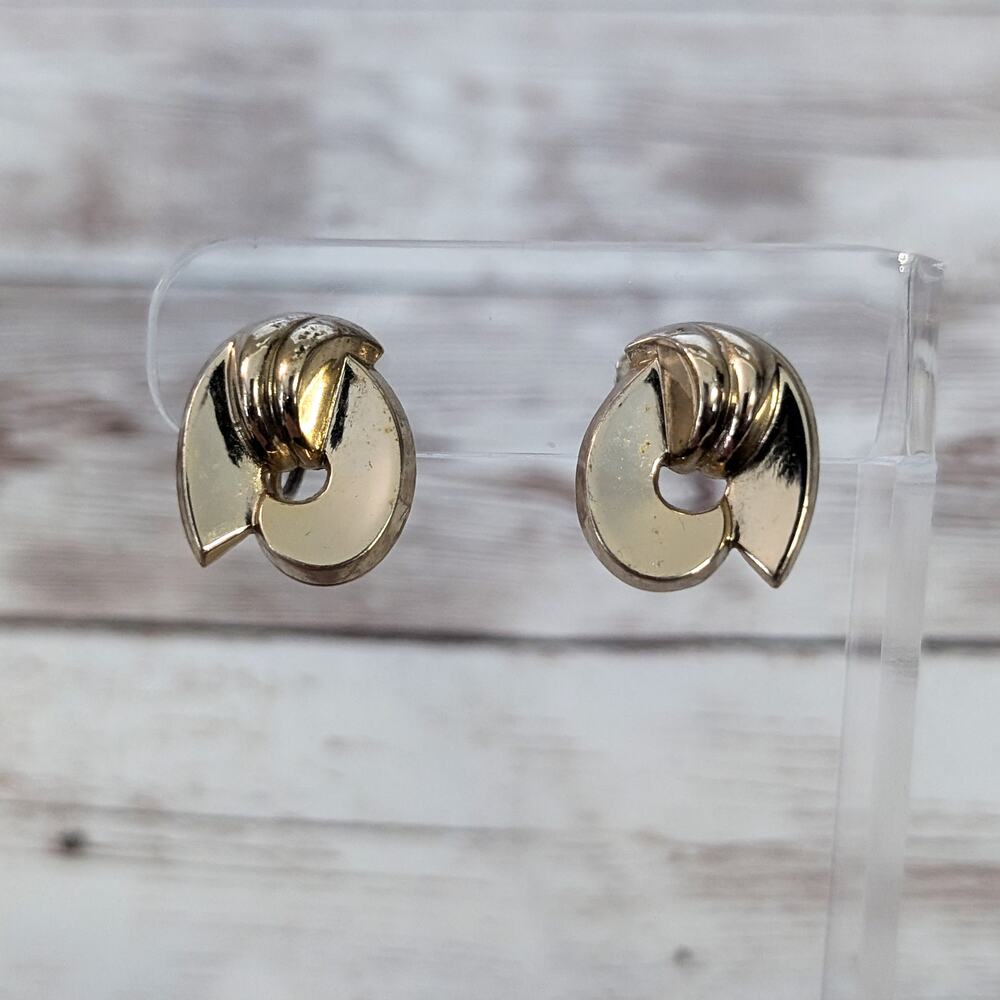 Vintage Screw Back Earrings 0.75" Gold Tone - Tarnish/Marks